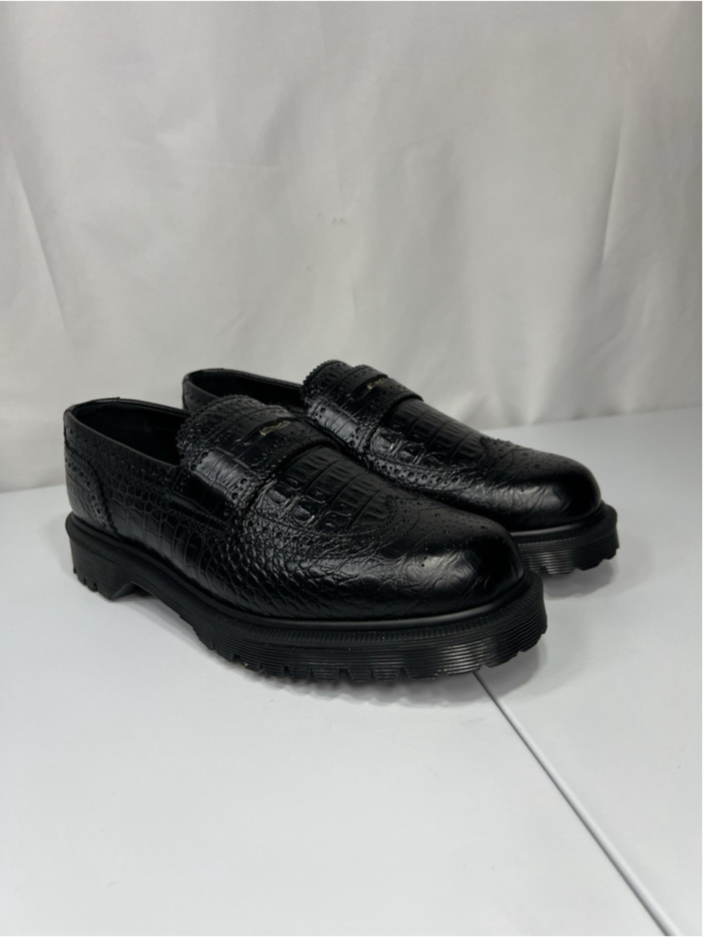 Dr. Martens Penton Brogue Analine Croc Embossed Black 10L 9M Timeless Classic